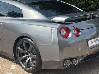 Nissan GT-R 3.8 V6 Premium Edition Coupe 2dr Petrol Auto 4WD Euro 4 (485 ps)