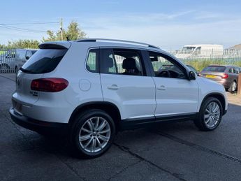 Volkswagen Tiguan 2.0 TDI BlueMotion Tech SE SUV 5dr Diesel Manual 2WD Euro 5 (s/s