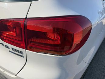 Volkswagen Tiguan 2.0 TDI BlueMotion Tech SE SUV 5dr Diesel Manual 2WD Euro 5 (s/s