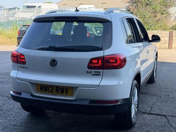 Volkswagen Tiguan 2.0 TDI BlueMotion Tech SE SUV 5dr Diesel Manual 2WD Euro 5 (s/s