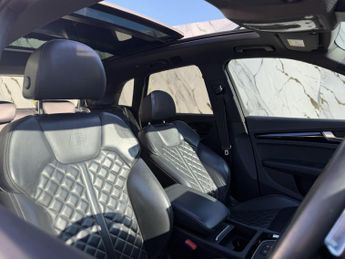 Audi Q5 2.0 TDI 40 Black Edition SUV 5dr Diesel S Tronic quattro Euro 6 