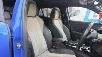 Peugeot E-2008 50kWh GT Premium SUV 5dr Electric Auto (136 ps)