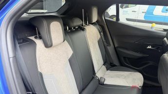 Peugeot E-2008 50kWh GT Premium SUV 5dr Electric Auto (136 ps)