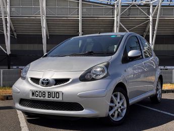 Toyota AYGO 1.0 VVT-i Platinum Hatchback 5dr Petrol Manual Euro 4 (67 bhp)