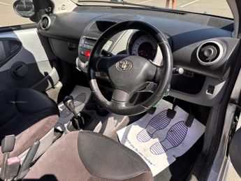 Toyota AYGO 1.0 VVT-i Platinum Hatchback 5dr Petrol Manual Euro 4 (67 bhp)
