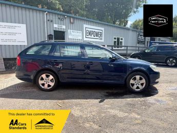 Skoda Octavia 1.6 TDI Elegance Estate 5dr Diesel Manual Euro 5 (105 ps)