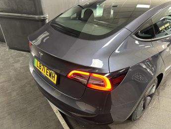 Tesla Model 3 Standard Range Plus Saloon 4dr Electric Auto RWD (241 bhp)