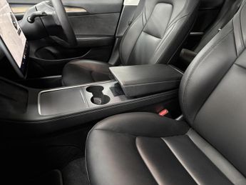 Tesla Model 3 Standard Range Plus Saloon 4dr Electric Auto RWD (241 bhp)
