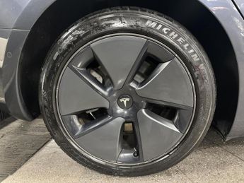 Tesla Model 3 Standard Range Plus Saloon 4dr Electric Auto RWD (241 bhp)