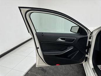 Mercedes-Benz A Class 1.6 A180 AMG Line (Premium) Hatchback 5dr Petrol 7G-DCT Euro 6 (