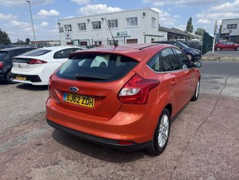 Ford Focus 1.6 Titanium Hatchback 5dr Petrol Powershift Euro 5 (125 ps)