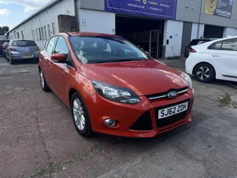 Ford Focus 1.6 Titanium Hatchback 5dr Petrol Powershift Euro 5 (125 ps)