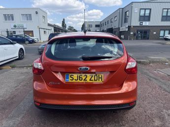 Ford Focus 1.6 Titanium Hatchback 5dr Petrol Powershift Euro 5 (125 ps)