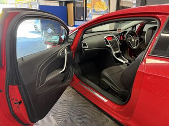 Vauxhall Astra GTC 2.0 CDTi SRi Auto Euro 5 3dr