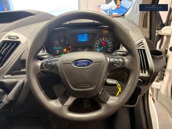 Ford Transit Custom 2.2 TDCi 290 L1 H1 5dr