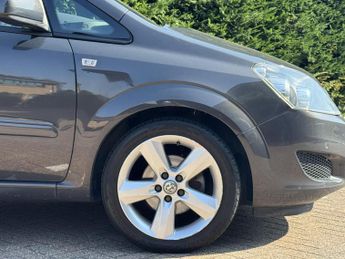 Vauxhall Zafira 1.6 16V Exclusiv MPV 5dr Petrol Manual Euro 5 (115 ps)