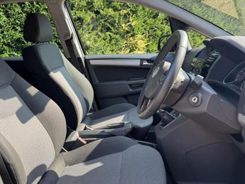 Vauxhall Zafira 1.6 16V Exclusiv MPV 5dr Petrol Manual Euro 5 (115 ps)