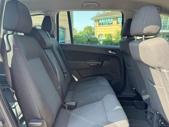 Vauxhall Zafira 1.6 16V Exclusiv MPV 5dr Petrol Manual Euro 5 (115 ps)