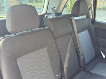 Vauxhall Zafira 1.6 16V Exclusiv MPV 5dr Petrol Manual Euro 5 (115 ps)