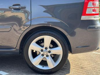 Vauxhall Zafira 1.6 16V Exclusiv MPV 5dr Petrol Manual Euro 5 (115 ps)