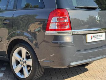 Vauxhall Zafira 1.6 16V Exclusiv MPV 5dr Petrol Manual Euro 5 (115 ps)