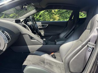 Jaguar F-Type 3.0 V6 R-Dynamic Coupe 2dr Petrol Auto AWD Euro 6 (s/s) (380 ps)