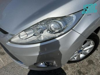 Ford Fiesta 1.4 Titanium Hatchback 5dr Petrol Automatic (154 g/km, 94 bhp)