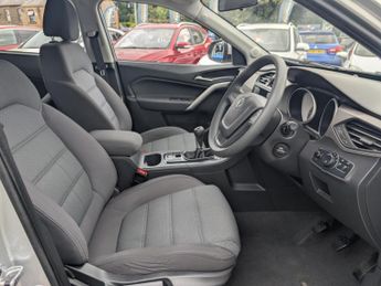 MG GS 1.5 TGI Explore SUV 5dr Petrol Manual Euro 6 (s/s) (160 ps)