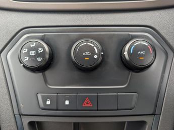 MG GS 1.5 TGI Explore SUV 5dr Petrol Manual Euro 6 (s/s) (160 ps)