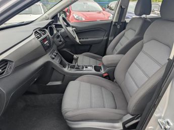 MG GS 1.5 TGI Explore SUV 5dr Petrol Manual Euro 6 (s/s) (160 ps)