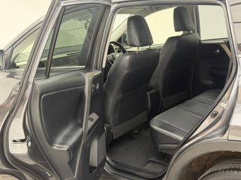 Toyota RAV4 2.2 D-CAT Invincible SUV 5dr Diesel Auto 4WD Euro 5 (150 ps)