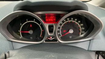 Ford Fiesta 1.4 Zetec Hatchback 5dr Petrol Automatic (154 g/km, 94 bhp)
