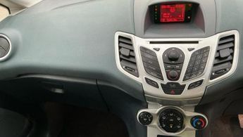 Ford Fiesta 1.4 Zetec Hatchback 5dr Petrol Automatic (154 g/km, 94 bhp)