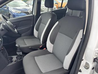 Dacia Sandero 1.2 Ambiance Hatchback 5dr Petrol Manual Euro 5 (75 ps)