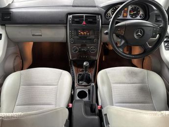 Mercedes-Benz B Class 2.0 B200 SE MPV 5dr Petrol Manual (173 g/km, 136 bhp)