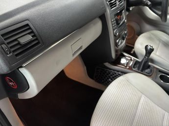 Mercedes-Benz B Class 2.0 B200 SE MPV 5dr Petrol Manual (173 g/km, 136 bhp)