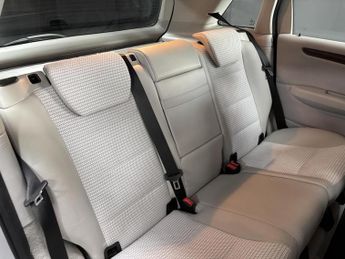 Mercedes-Benz B Class 2.0 B200 SE MPV 5dr Petrol Manual (173 g/km, 136 bhp)