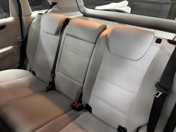 Mercedes-Benz B Class 2.0 B200 SE MPV 5dr Petrol Manual (173 g/km, 136 bhp)