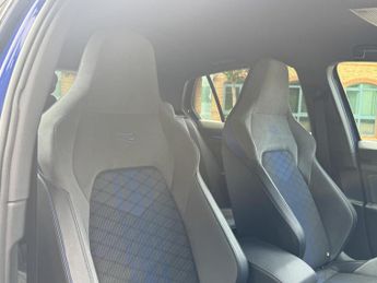 Volkswagen Golf 2.0 TSI R Hatchback 5dr Petrol DSG 4Motion Euro 6 (s/s) (320 ps)