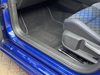 Volkswagen Golf 2.0 TSI R Hatchback 5dr Petrol DSG 4Motion Euro 6 (s/s) (320 ps)