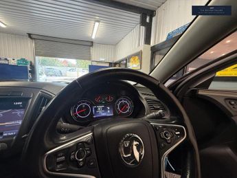 Vauxhall Insignia 2.0 CDTi Design Nav Auto Euro 5 5dr