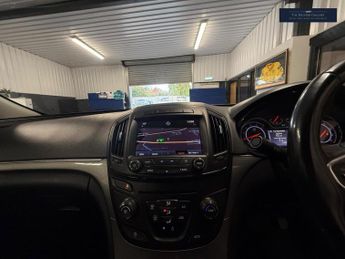 Vauxhall Insignia 2.0 CDTi Design Nav Auto Euro 5 5dr