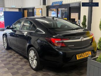 Vauxhall Insignia 2.0 CDTi Design Nav Auto Euro 5 5dr