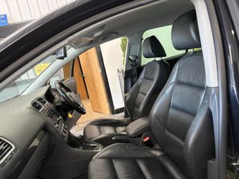 Volkswagen Golf 1.6 TDI Match Hatchback 5dr Diesel DSG Euro 5 (105 ps)