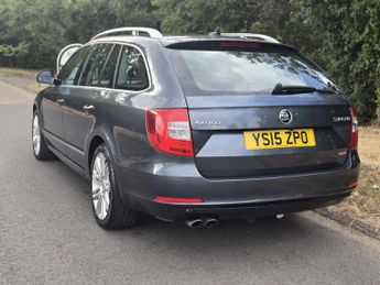 Skoda Superb 2.0 TDI Elegance Estate 5dr Diesel DSG 4WD Euro 5 (s/s) (170 ps)