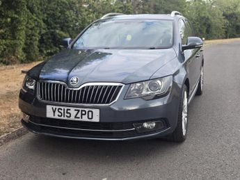 Skoda Superb 2.0 TDI Elegance Estate 5dr Diesel DSG 4WD Euro 5 (s/s) (170 ps)
