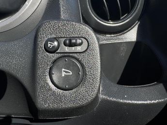 Honda Jazz 1.4 i-VTEC ES Hatchback 5dr Petrol i SHIFT Euro 4 (100 ps)