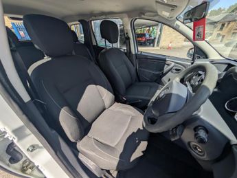 Dacia Duster 1.6 SCe Ambiance SUV 5dr Petrol Manual Euro 6 (s/s) (115 ps)