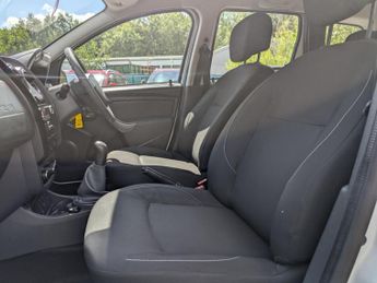 Dacia Duster 1.6 SCe Ambiance SUV 5dr Petrol Manual Euro 6 (s/s) (115 ps)