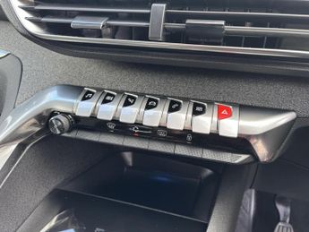 Peugeot 3008 1.2 PureTech Allure SUV 5dr Petrol Manual Euro 6 (s/s) (130 ps)